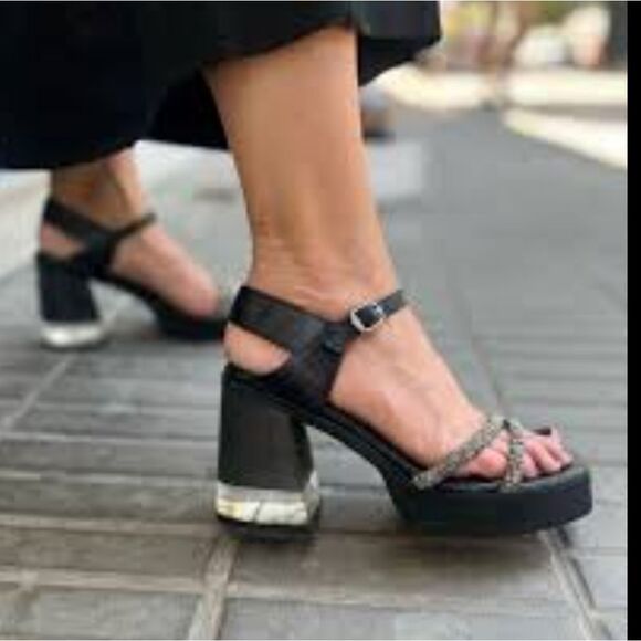 BRAND NEW STEVE MADDEN DOUBLE STRAP OPEN TOE WOMEN"S SANDAL - Picture 1 of 16